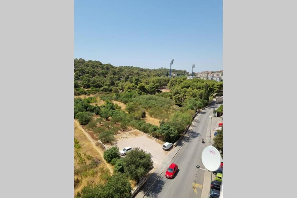 Apartment Madona Sibenik Bagian luar foto